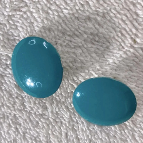 Vintage Teal Painted Round Metal Pierced Earrings - Picture 4 of 6